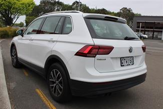 2020 Volkswagen Tiguan - Thumbnail